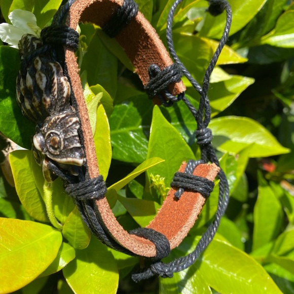 Bracelets - Picture 4 of 7